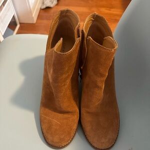 Lucky Brand Size 10 Suede Closed Toes Wedges